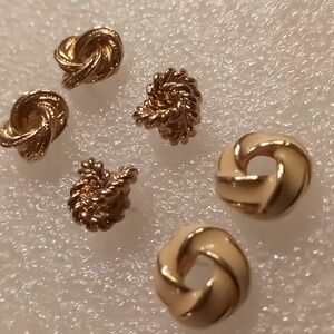 Monet vintage twisted knots earrings gold tone & cream color enamel.